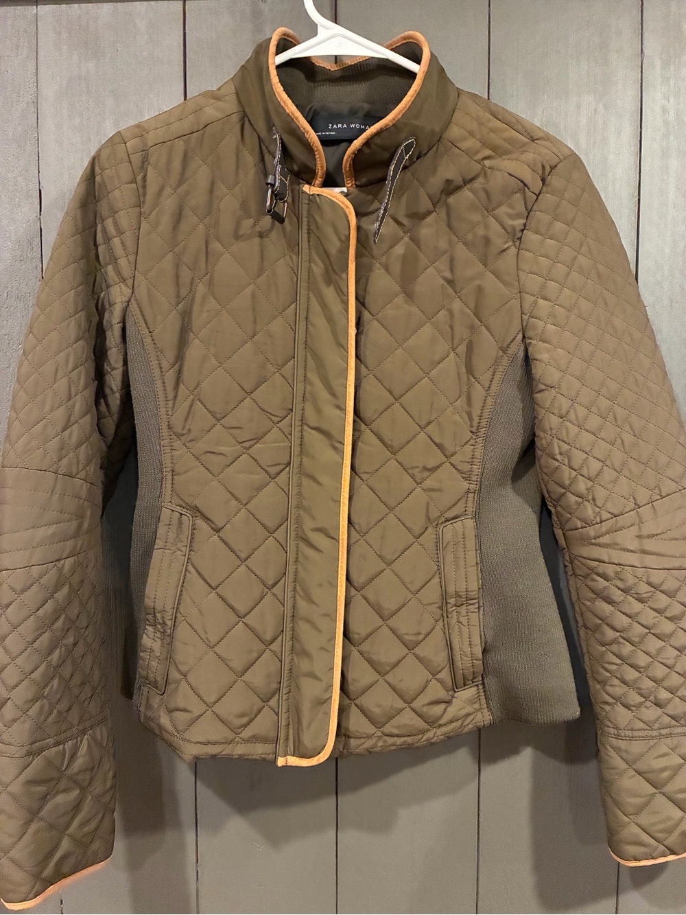 ZARA Quilted Olive Green Puffer Jacket with Orange Trim Sz medium